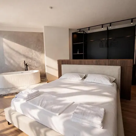 Lungomare Luxury Seaview * Vlorë